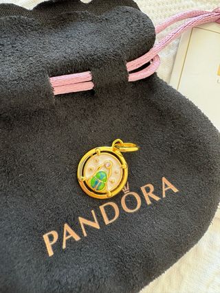 charm Escarabajo Suerte Dorado y Verde