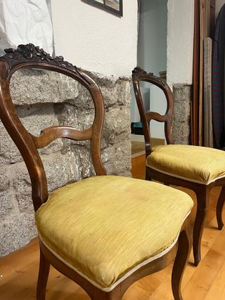 2 Sillas barrocas respaldo ovalado.