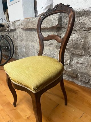 2 Sillas barrocas respaldo ovalado.