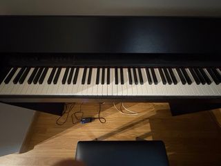 Piano Digital Roland F701 (Modelo Actual) - NUEVO
