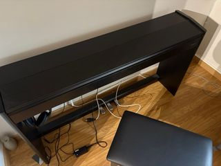 Piano Digital Roland F701 (Modelo Actual) - NUEVO