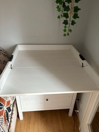 Cambiador bebé con cajonera blanca