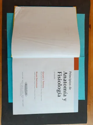 Principios de Anatomía y Fisiología (Spanish Ed...