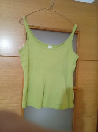 Camiseta tirantes básica verde Camaieu