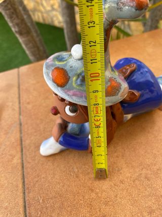 Figura cerámica bruja de la suerte