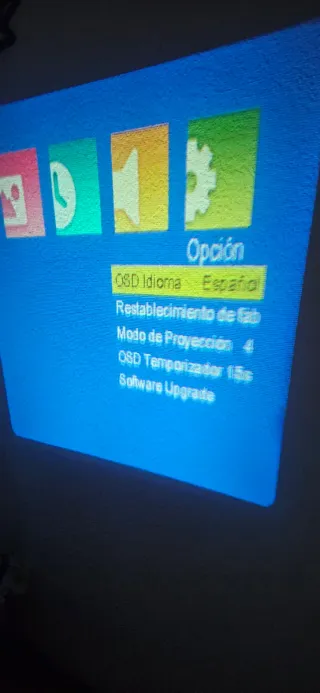 Mini proyector con mando a distancia