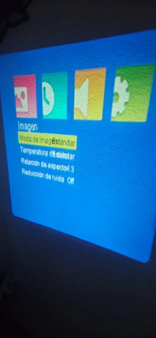 Mini proyector con mando a distancia