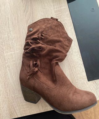 Botas Mustang ante marrón Talla 38