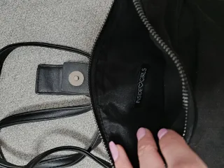 Bolso negro de fiesta con hebilla