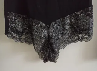 Body fiesta encaje negro y plateado