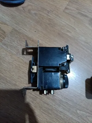 Relé Telemecanique CA1-AS202