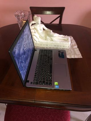 ASUS i7 8GB RAM SSD 256GB GeForce 2GB WIN11