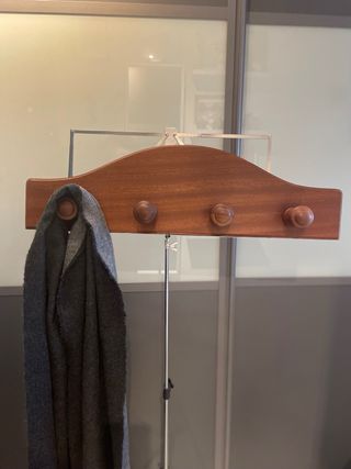 Perchero de pared con 4 colgadores