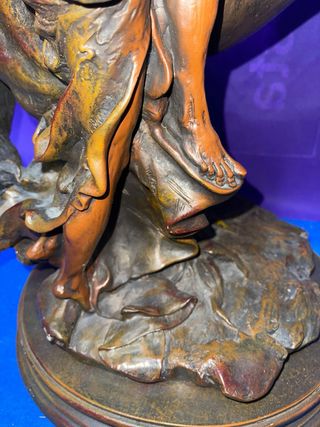 Figura de resina de pareja y caballo