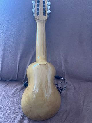 Charango con conexión externa