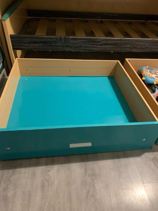 Cama infantil con cajones