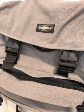 Bolsa Eastpak Gris Tipo Messenger