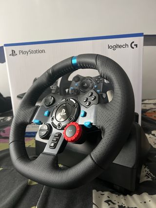 Volante Logitech G29 con pedales y palanca