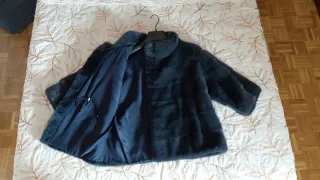 Abrigo piel sintética gris talla única