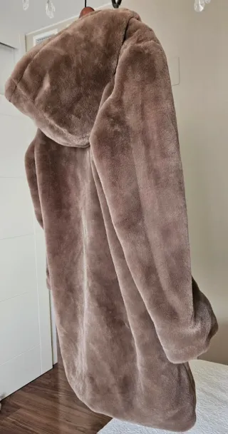 Abrigo largo mujer marrón con capucha