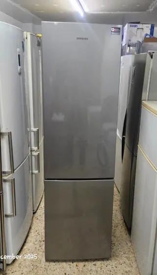 Nevera Samsung Semi Nuevo. Inverter Motor. No Fr