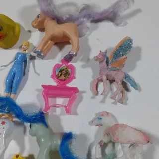 Lotto Giocattoli Bambole Cavalli e Accessori