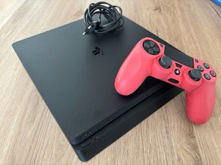 PS4 1 TB + Mando + 2 giochi