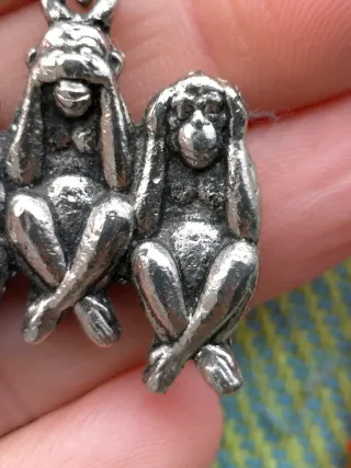 LLAVERO 3 MONOS SABIOS