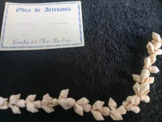 Collar artesano de conchas marinas