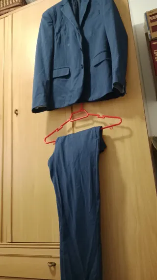 Traje de hombre azul