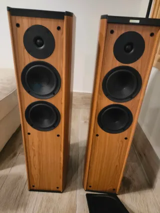 Pareja altavoces Jamo Classic 6 Torre