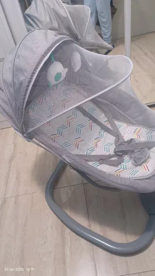 Mecedora eléctrica para bebé