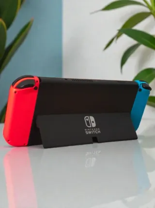 COMO NUEVA Nintendo Switch OLED + 2 Juegos