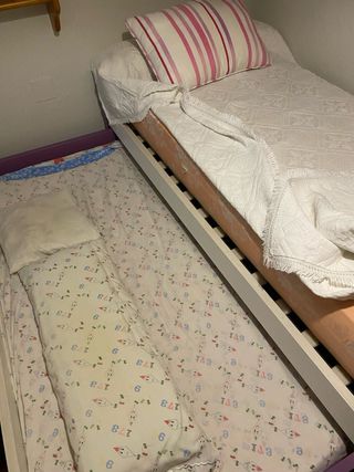 Cama nido de madera y tela