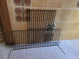 Barbacoa a leña negra y plateada