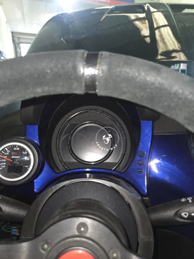 Abarth 2015-2024 Digital TFT Aros Carbono Cuadro