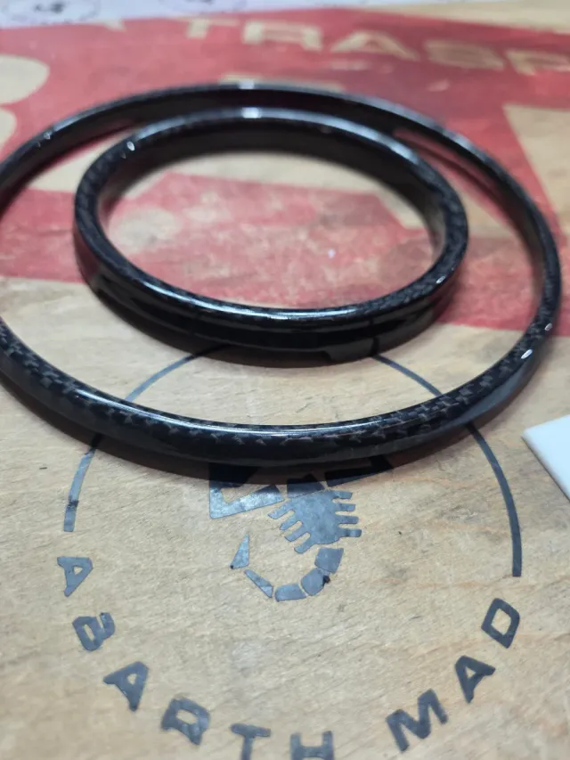 Abarth 2015-2024 Digital TFT Aros Carbono Cuadro