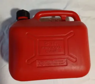 Garrafa de combustible 5L roja