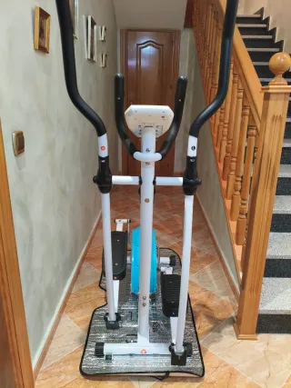 Bicicleta Elíptica Blanca y Negra