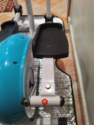 Bicicleta Elíptica Blanca y Negra