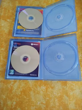 Giochi PS4 FIFA 22 e FIFA 20