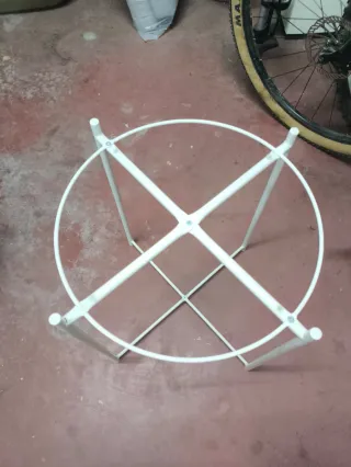 Mesa auxiliar redonda blanca