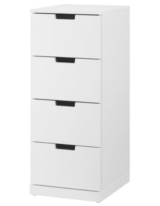 Cómodas blancas de madera y plástico