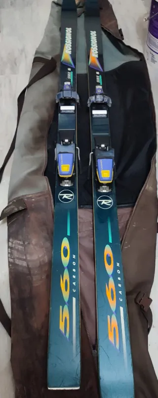 Esquís Rossignol Made in Spain con fijaciones