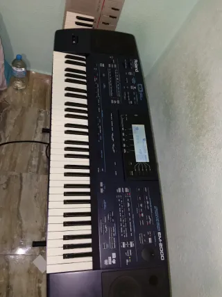 Teclado Roland EM-2000