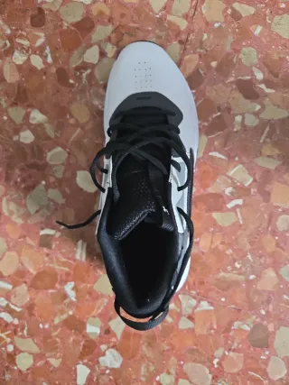 Zapatillas Baloncesto Under Armour Negras Blancas