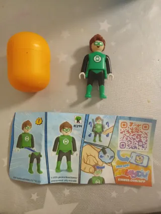 Figura Linterna Verde Huevo Kinder