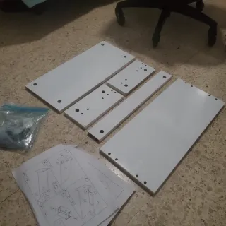 Soporte Monitor Blanco (LISTO PARA MONTAR)