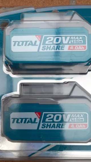 Juego 2 Baterías litio TOTAL 20V 4Ah+Cargador