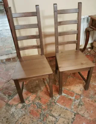 5 Sillas de madera maciza